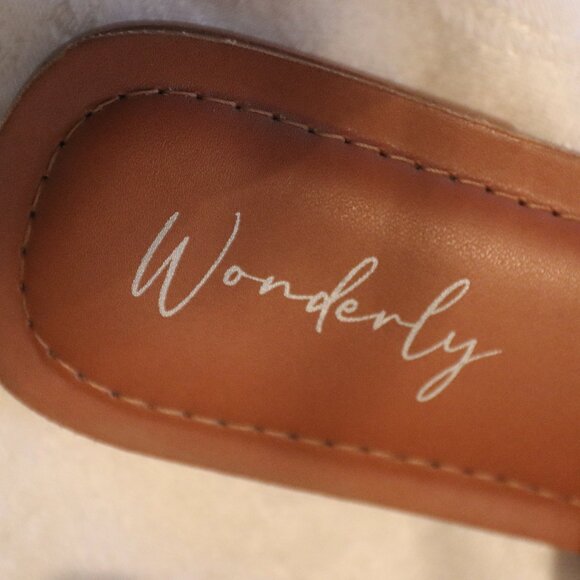 Wonderly Avery White Strappy Sandal Size 8.5 Man Made Materials Flats - Picture 7 of 12